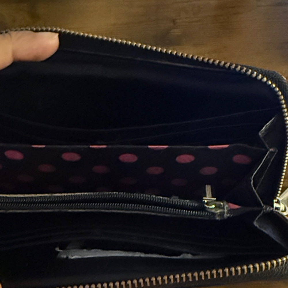 Rehab-Kate Spade Glossy Black Zip Wallet - Picture 6 of 7